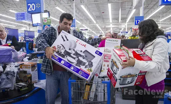 A hora certa de garantir sua camiseta na Black Friday