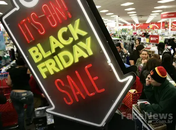 Inspirações de looks com vestidos para a Black Friday