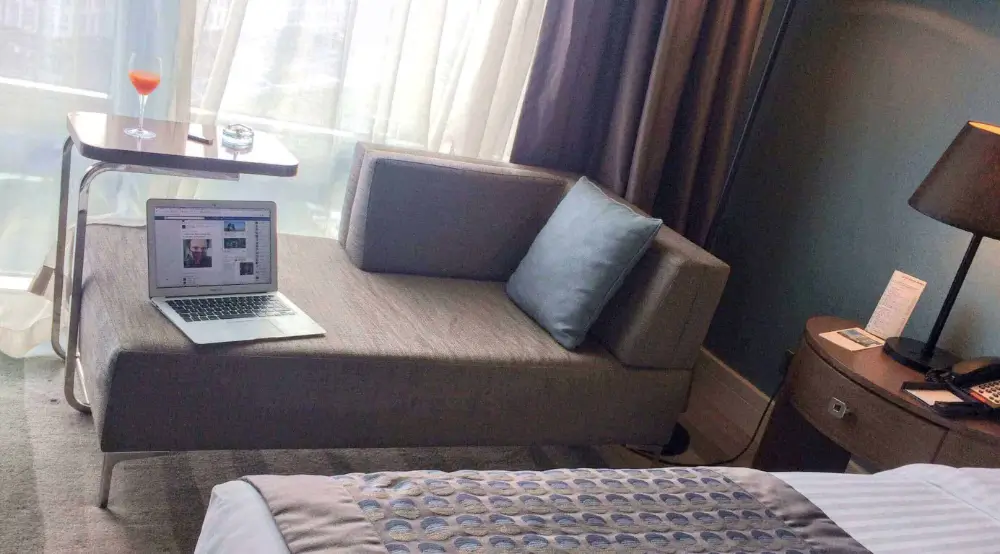 Sofá econômico, escolha, conforto, estilo, sala de estar.