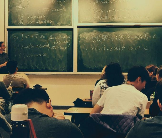 Pagamento de R 200 da primeira parcela do Pe de Meia inicia