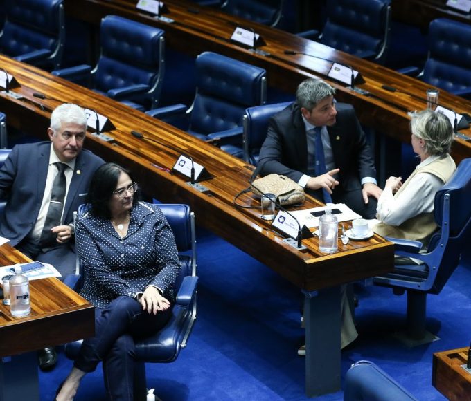 Senado aprova projeto para ensino em tempo integral