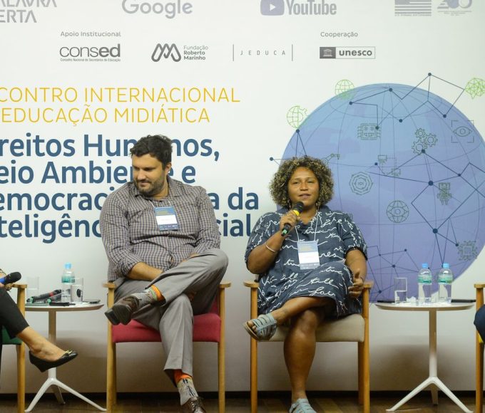 Educacao midiatica contra desinformacao essencial