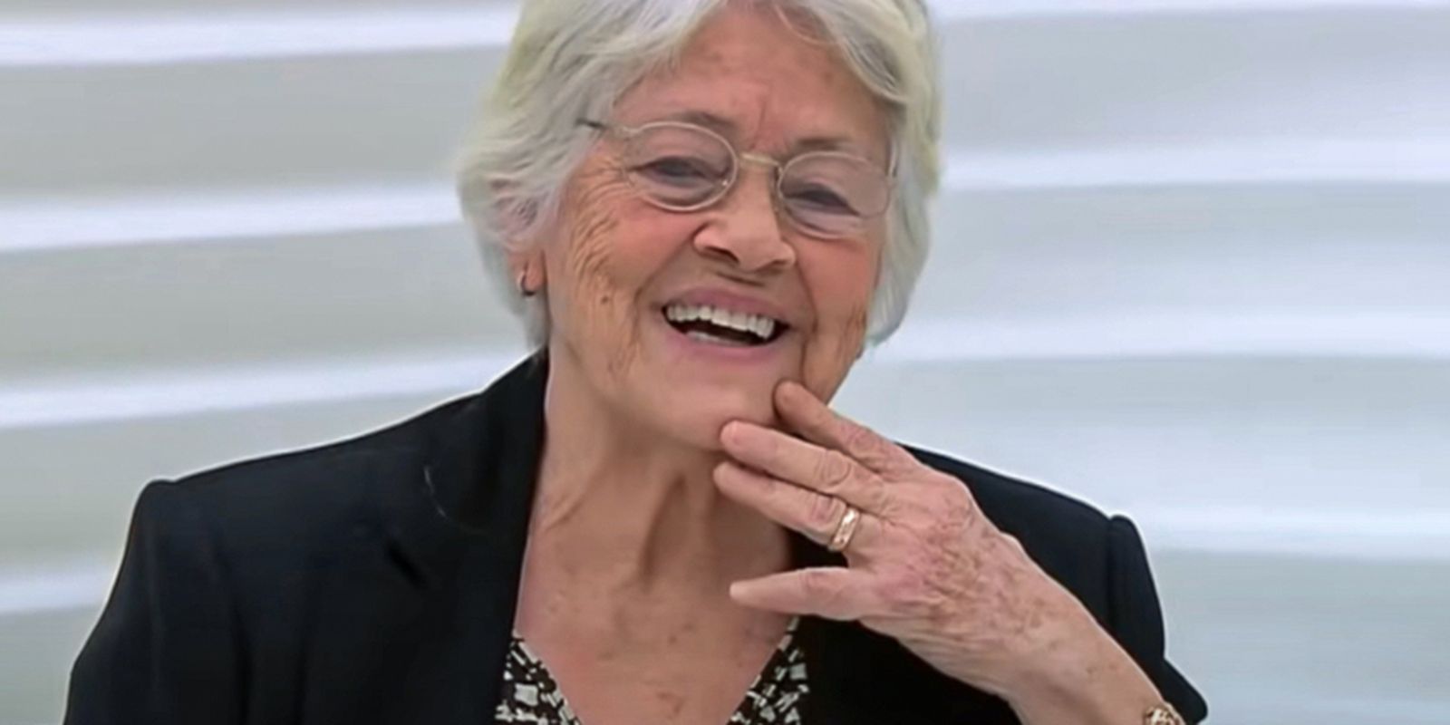 Adelia Prado poetisa mineira ganha Premio Camoes 2024