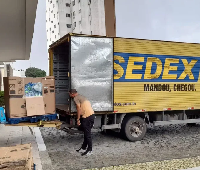 Correios doam 215 mil livros para bibliotecas no RS