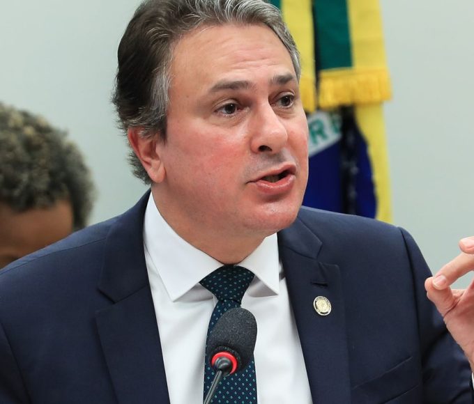 MEC libera verba para escolas em cidades com debitos