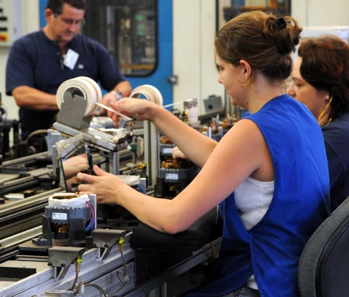 Ministerio do Trabalho firma acordo para aprendizagem juvenil