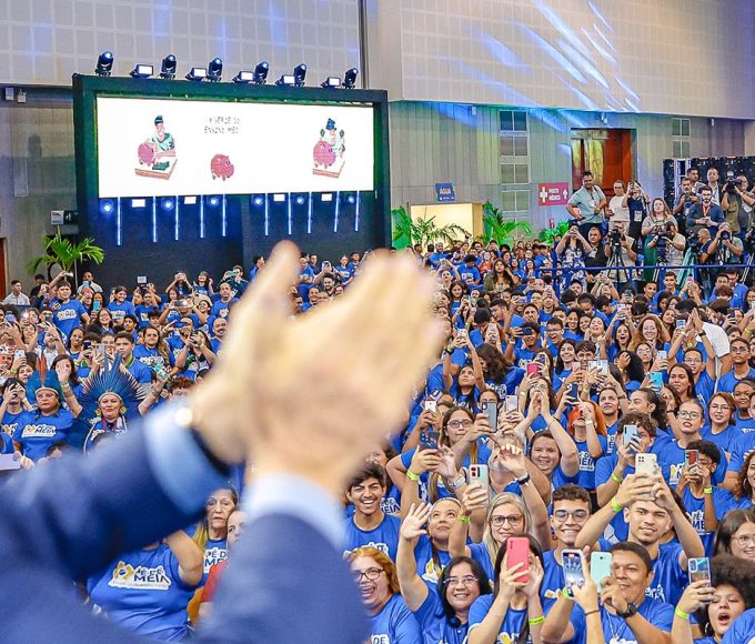 Programa Pe de Meia amplia acesso a educacao para 1 milhao de