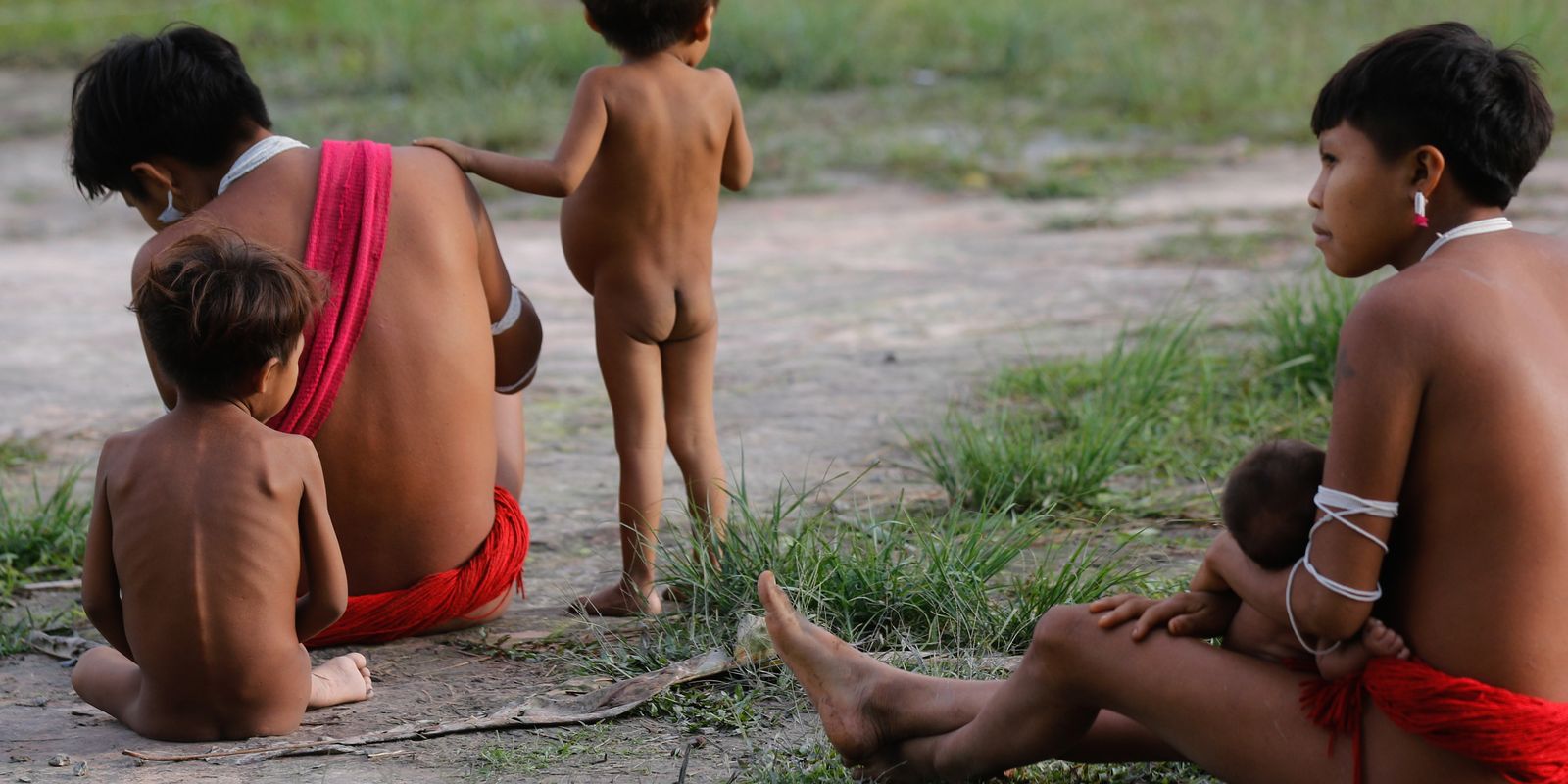 Terra Yanomami R 32 milhoes para educacao e desenvolvimento