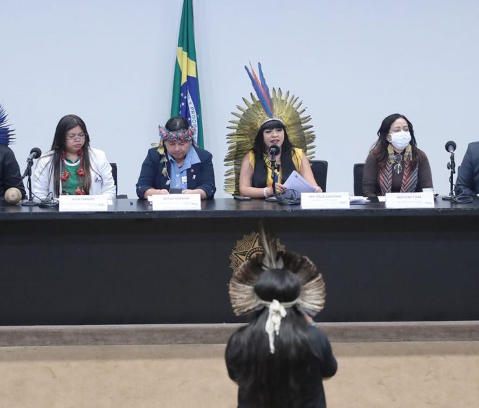 Estudantes indigenas reivindicam espaco e apoio universitario