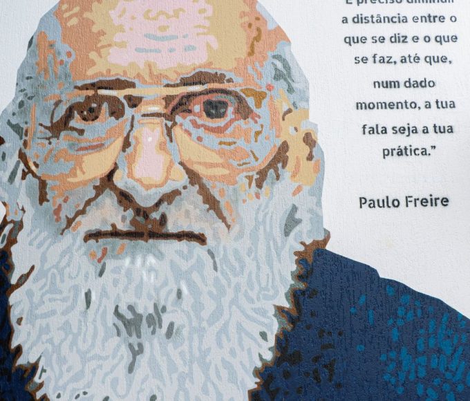 Instituto desvenda obra de Paulo Freire em serie impactante
